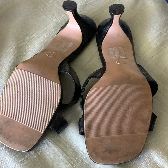 2 pair Basic Editions Crocodile Embossed 2” Heel Strappy Sandals in Pink/Black - Picture 10 of 11